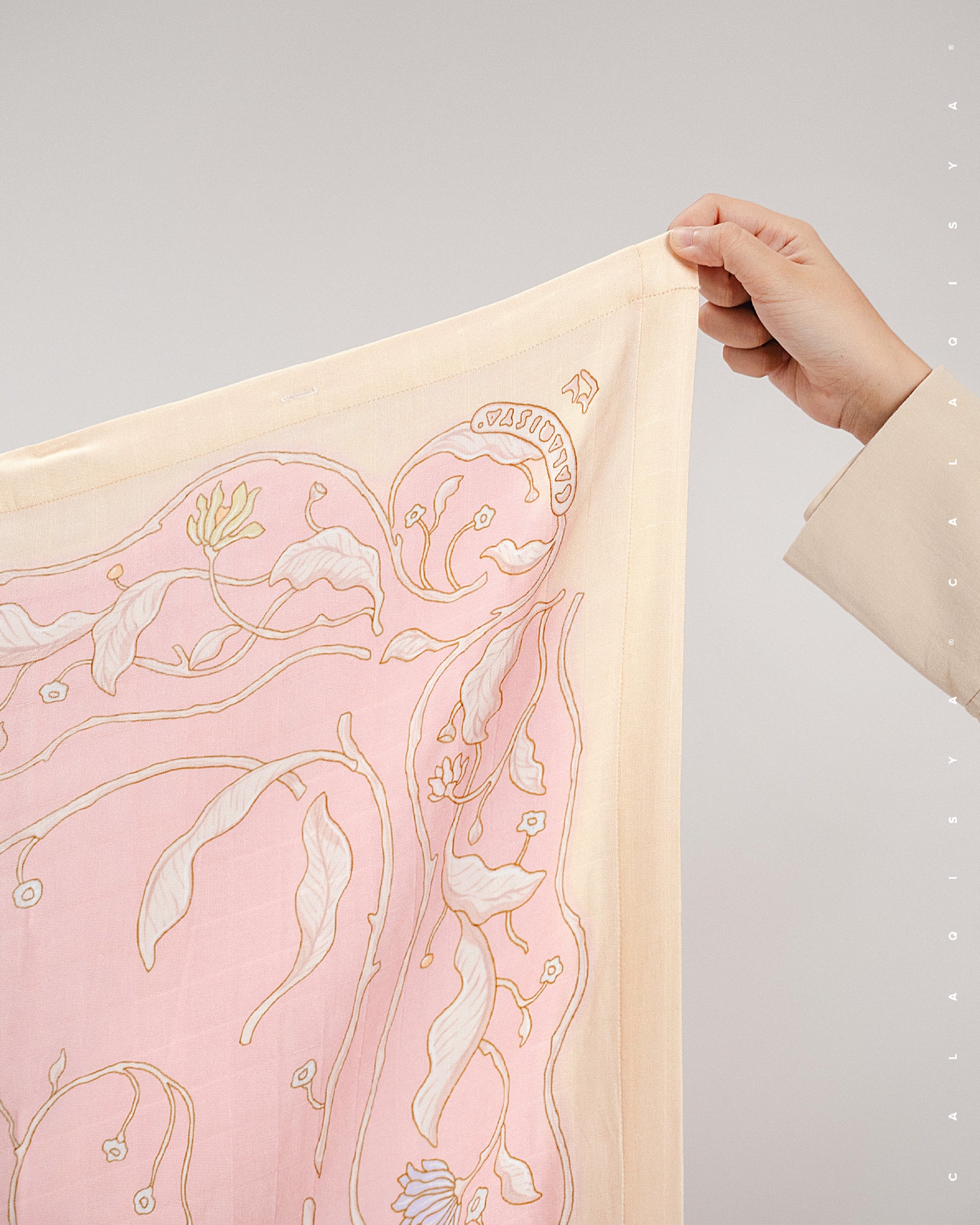BONNIE SWADDLE CLASSIC IN PEONY