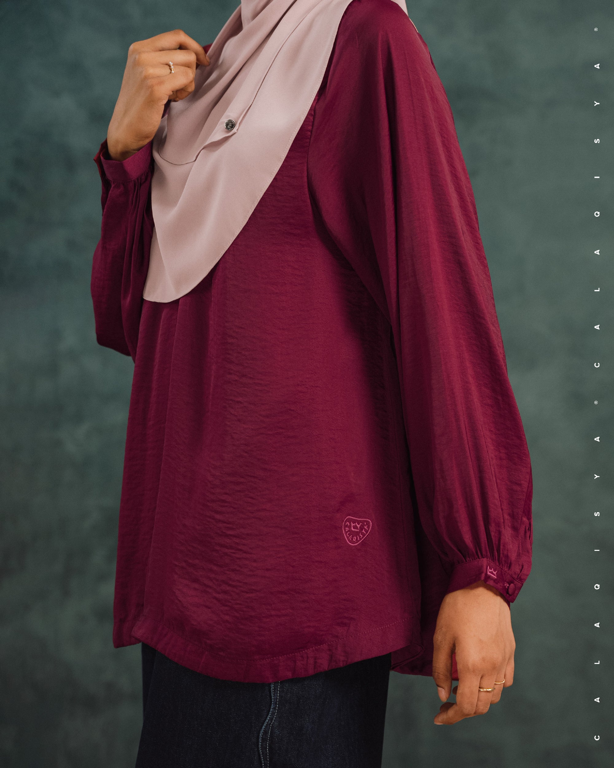 LAUREL BALLOON SLEEVE TOP IN RASPBERRY RADIANCE