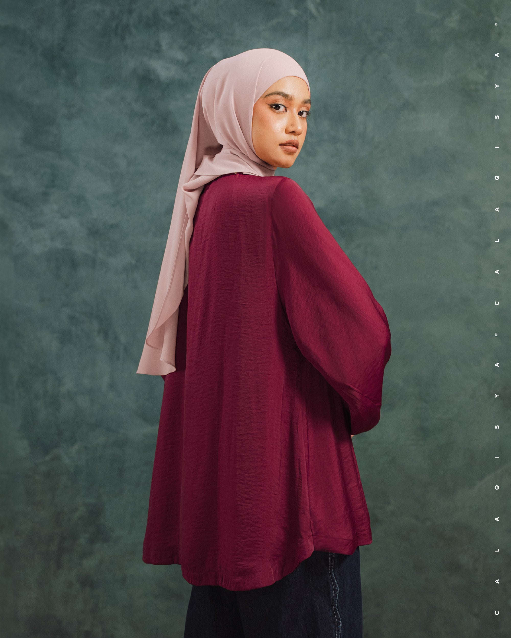 LAUREL BALLOON SLEEVE TOP IN RASPBERRY RADIANCE