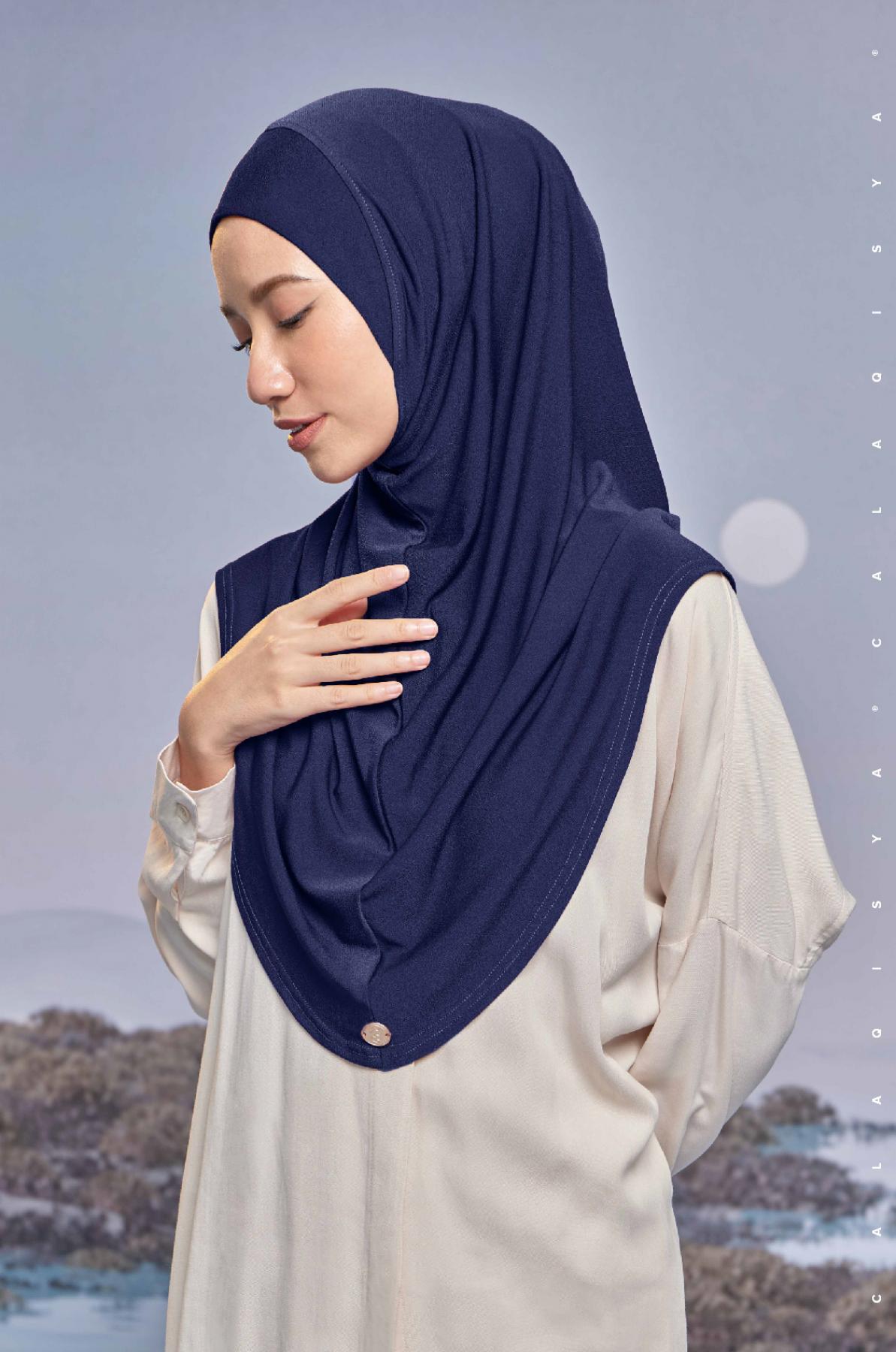 safa-instant-in-navy-blue-03-20230810174103