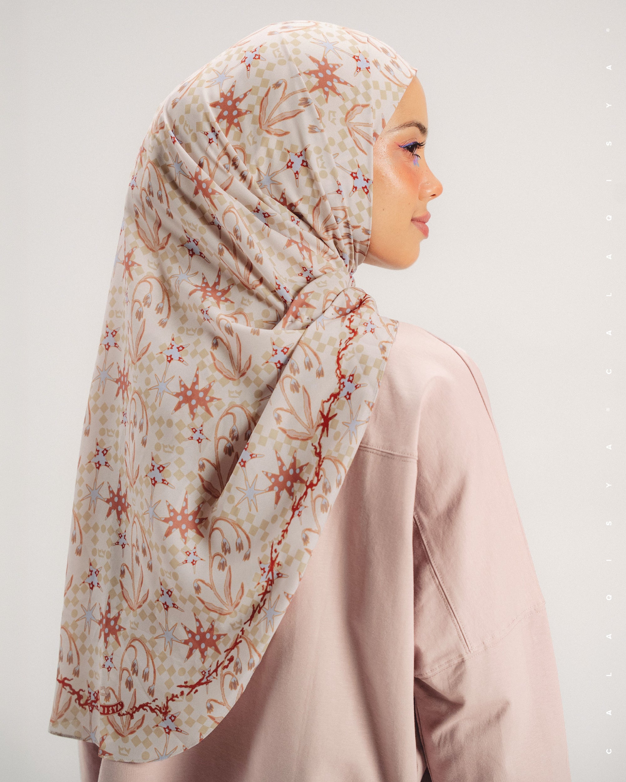 MAISON LUMIERE DANIAH TIE BACK UNDERCHIN IN SEA PEARL