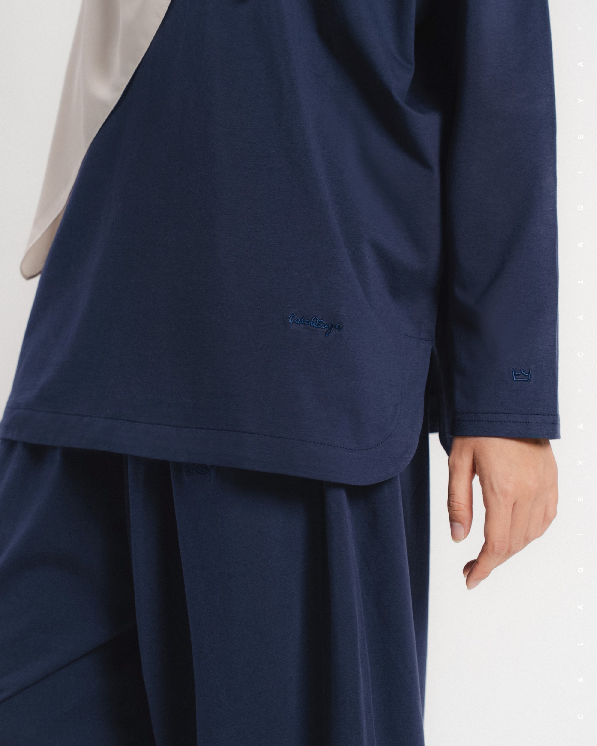 LIGHT TOP IN SEABORNE