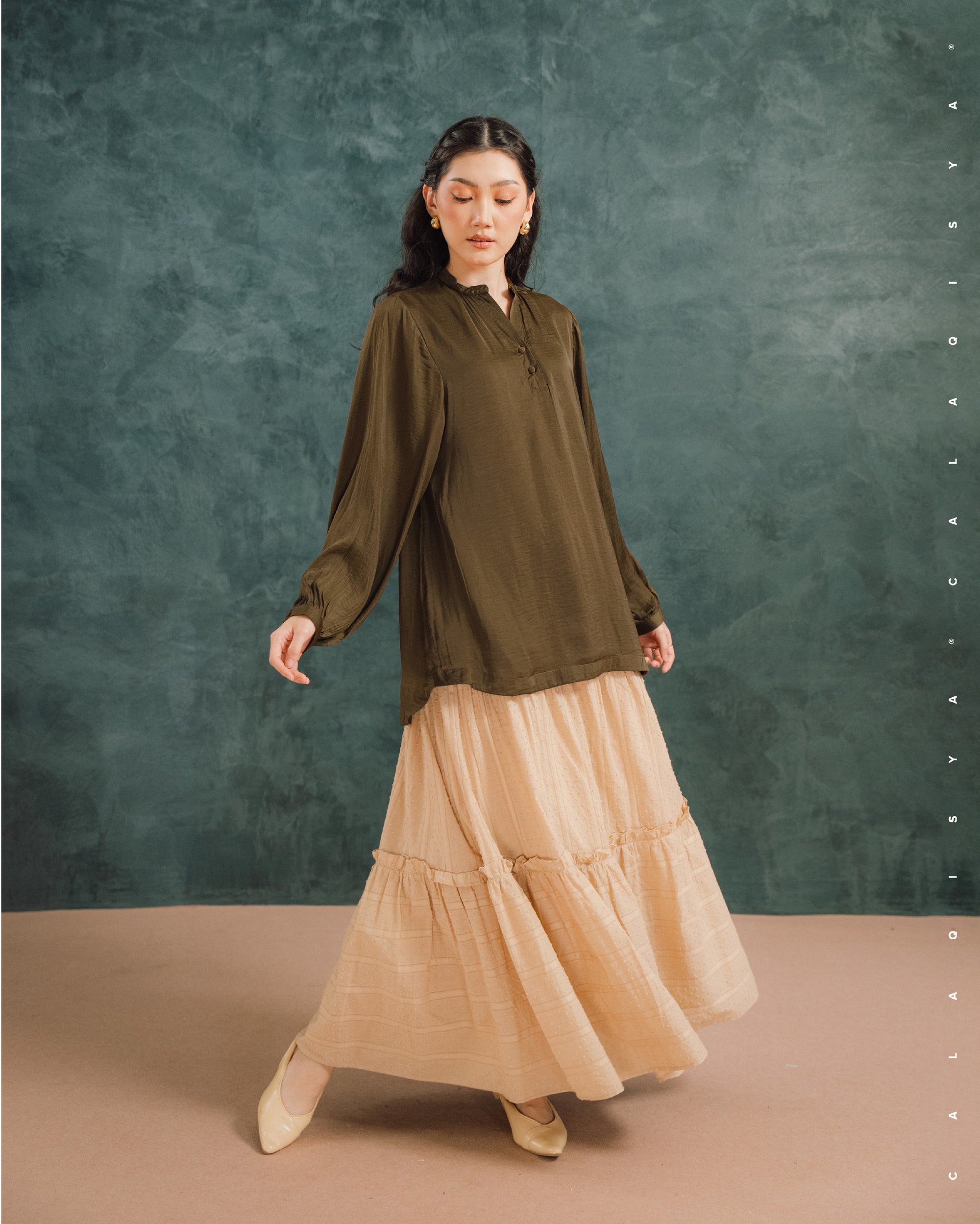 LAUREL BALLOON SLEEVE TOP IN SEPIA
