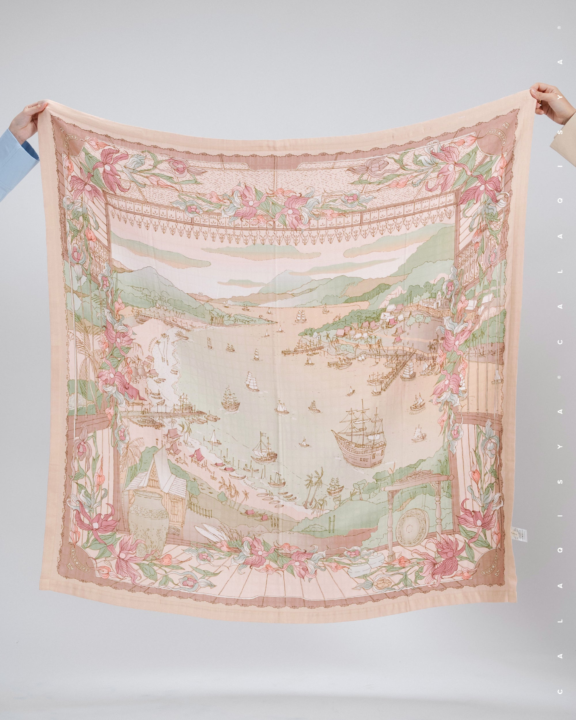 BONNIE SWADDLE CLASSIC IN SHIFTING SAND