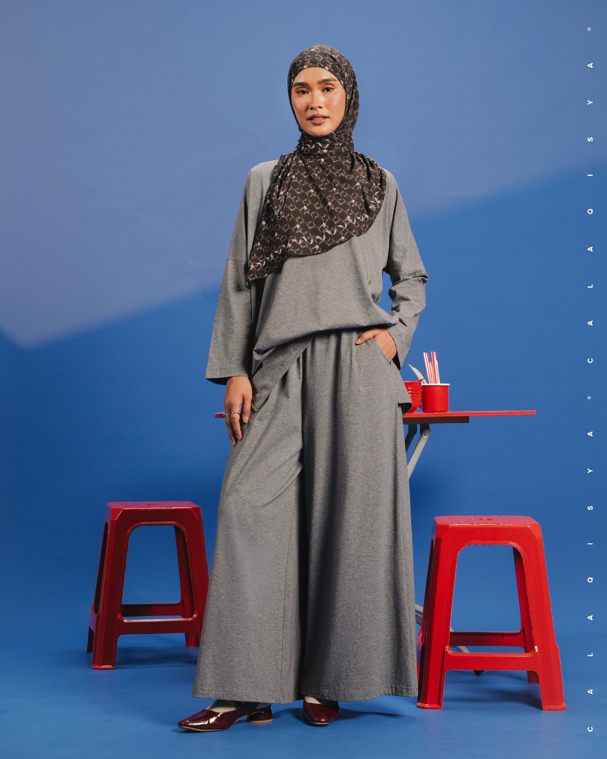 LIGHT FLARE PANTS IN SILENT STORM
