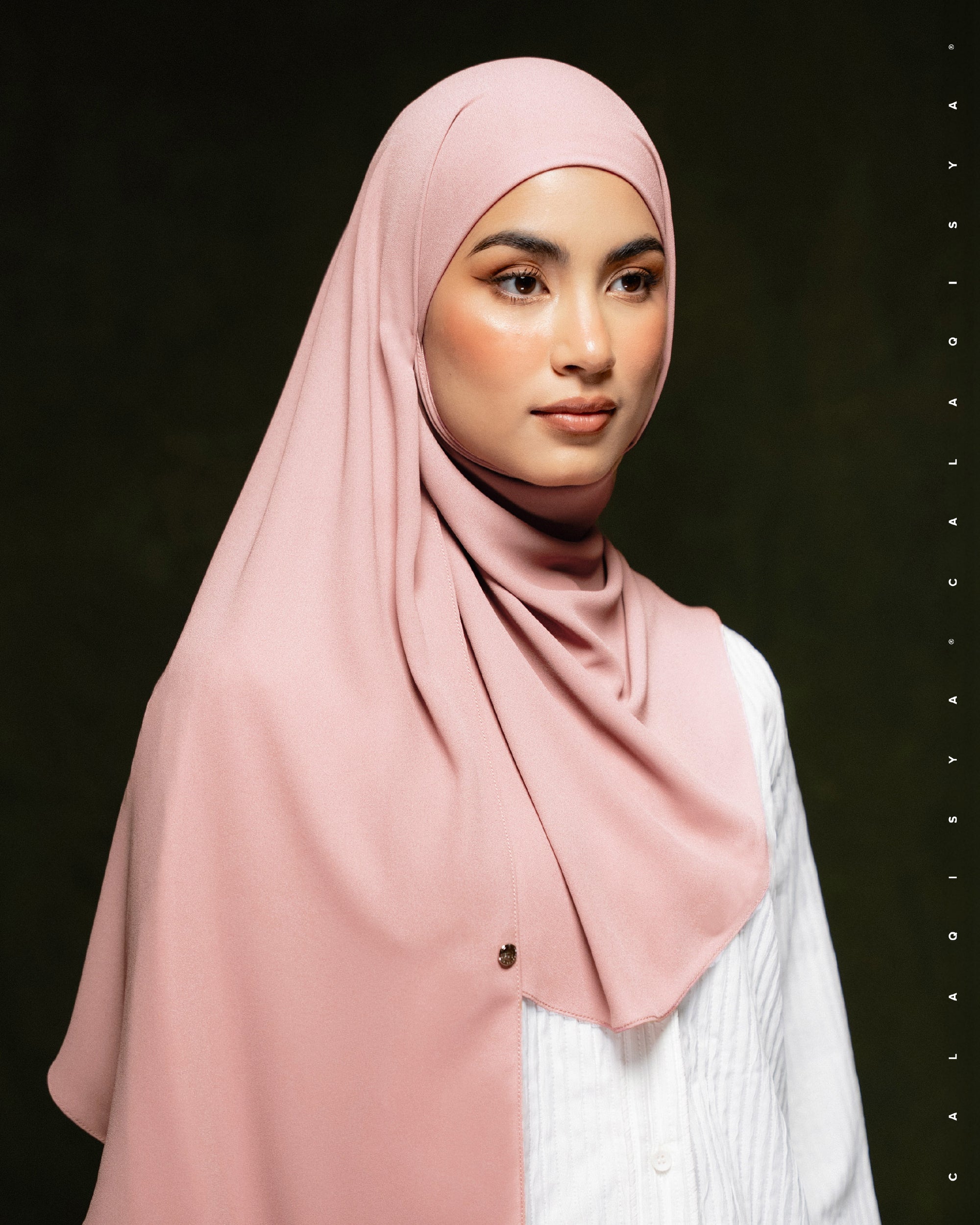 DANIAH TIE BACK UNDERCHIN IN SILVER PINK