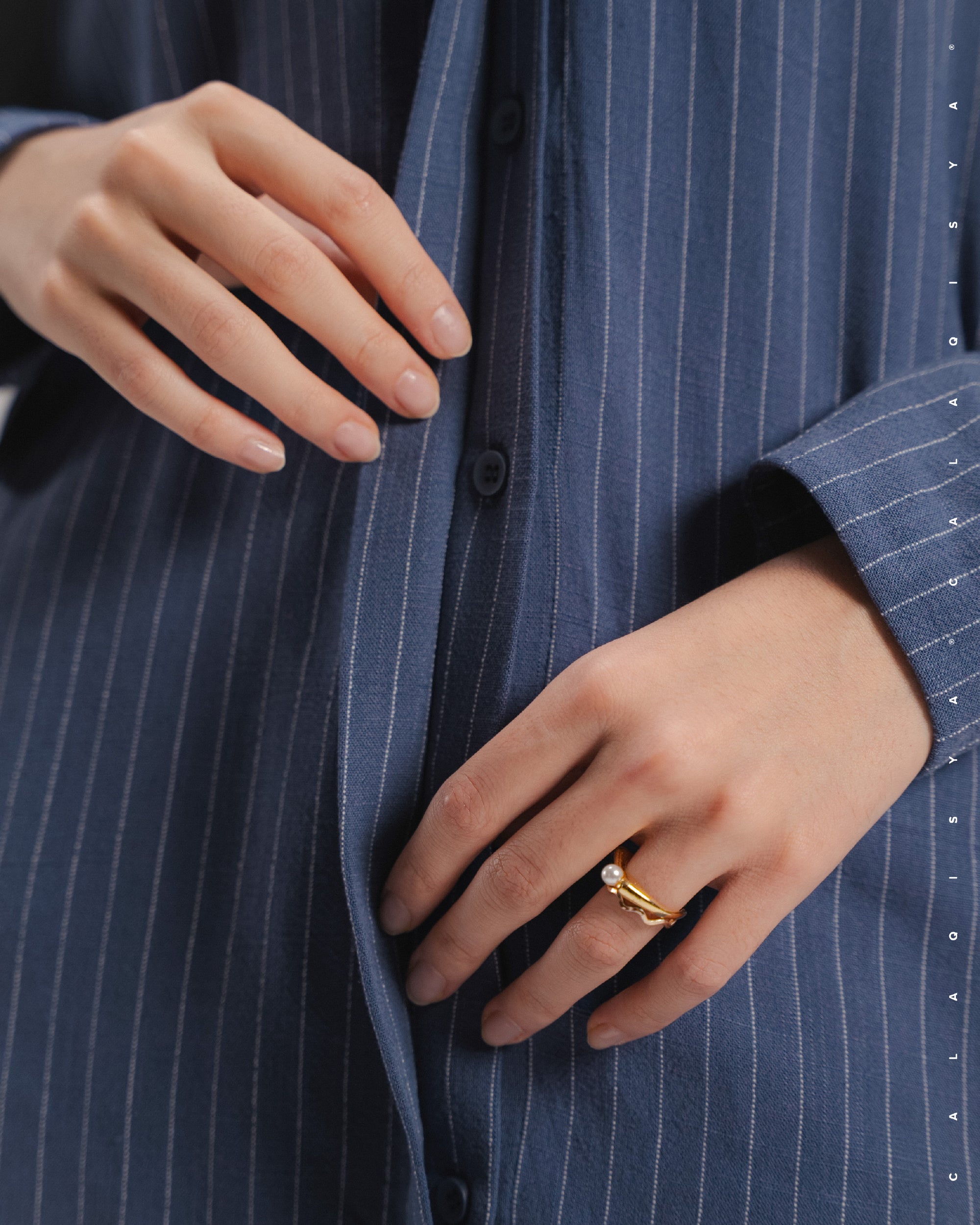 EVERYDAY STRIPE SHIRT IN SKIPPER BLUE
