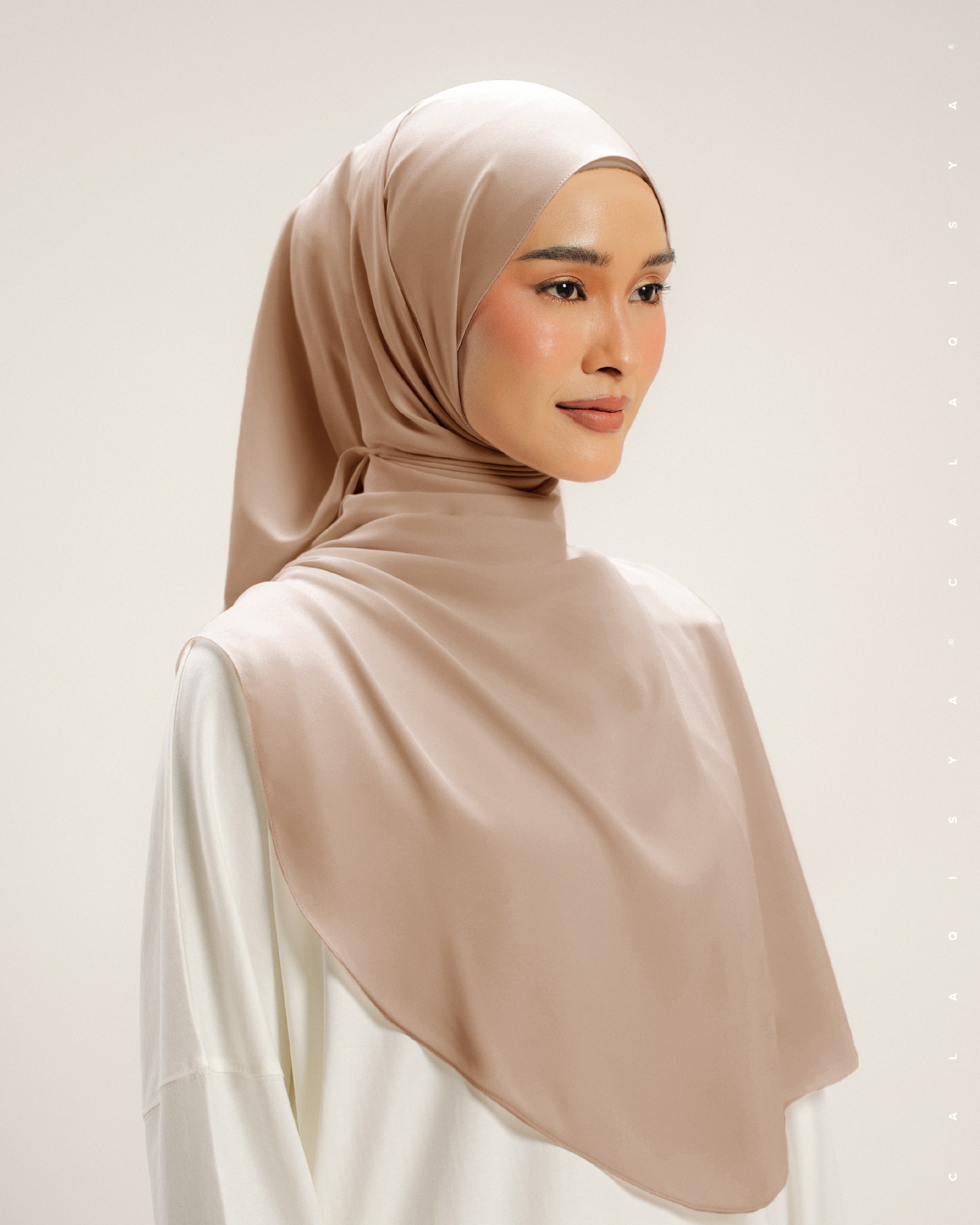 DANIAH SHAWL 2.0 IN SPANISH VILLA