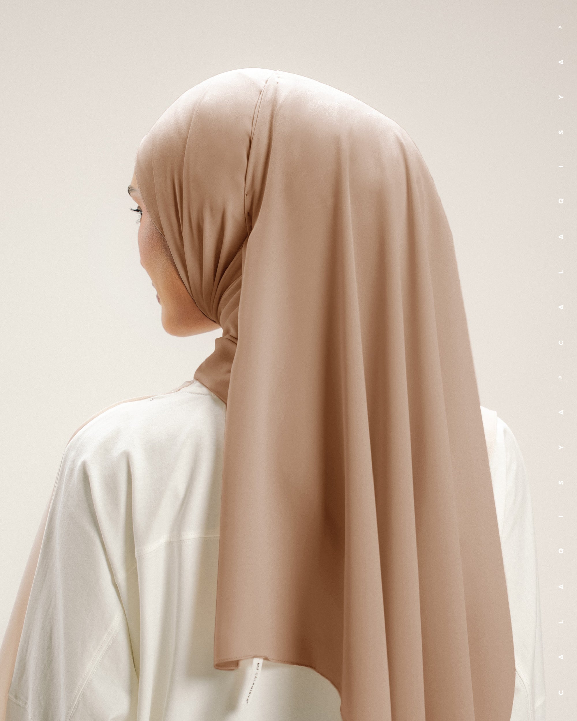 DANIAH SHAWL 2.0 IN SPANISH VILLA