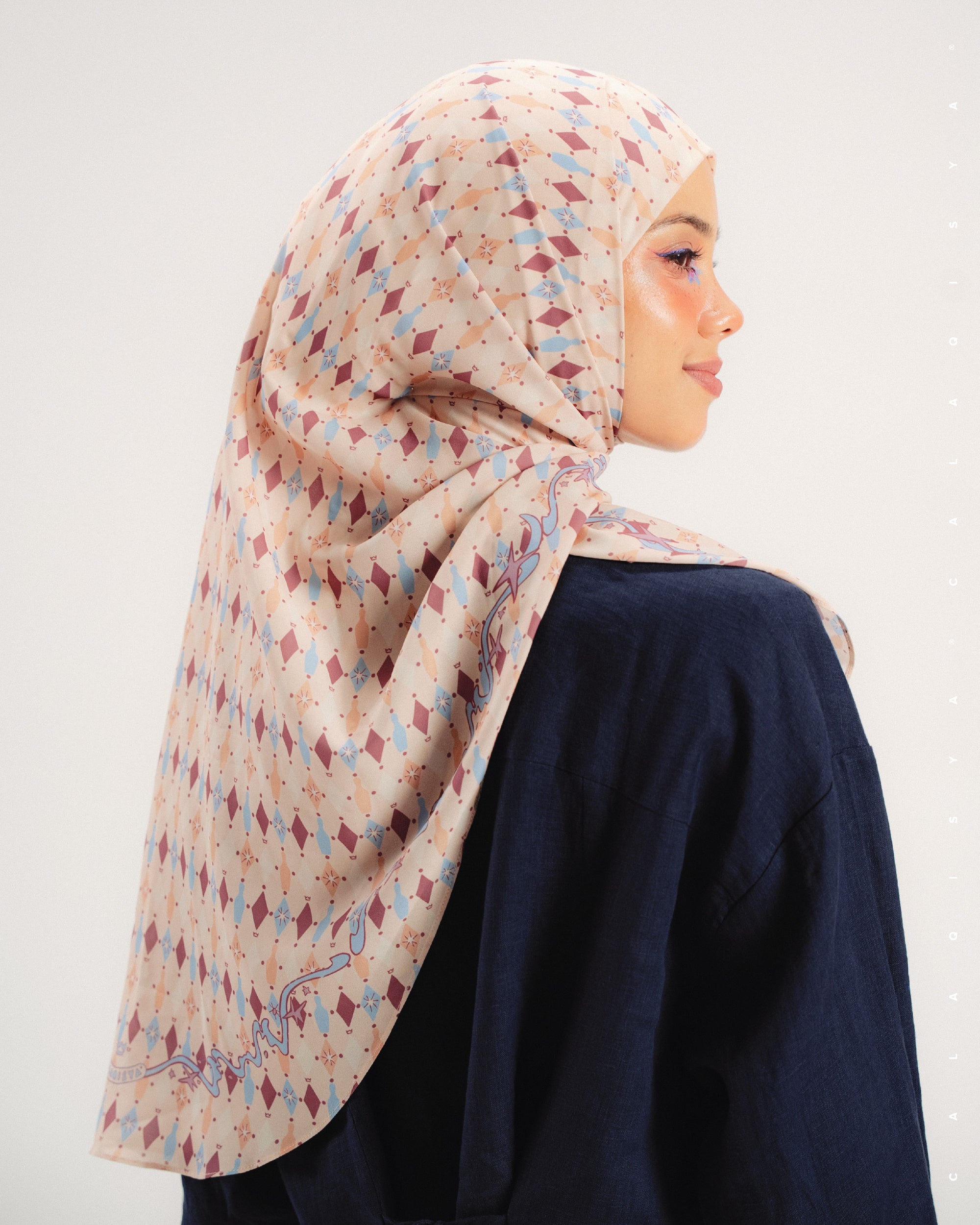 MAISON LUMIERE DANIAH TIE BACK UNDERCHIN IN VANILLA CREAM