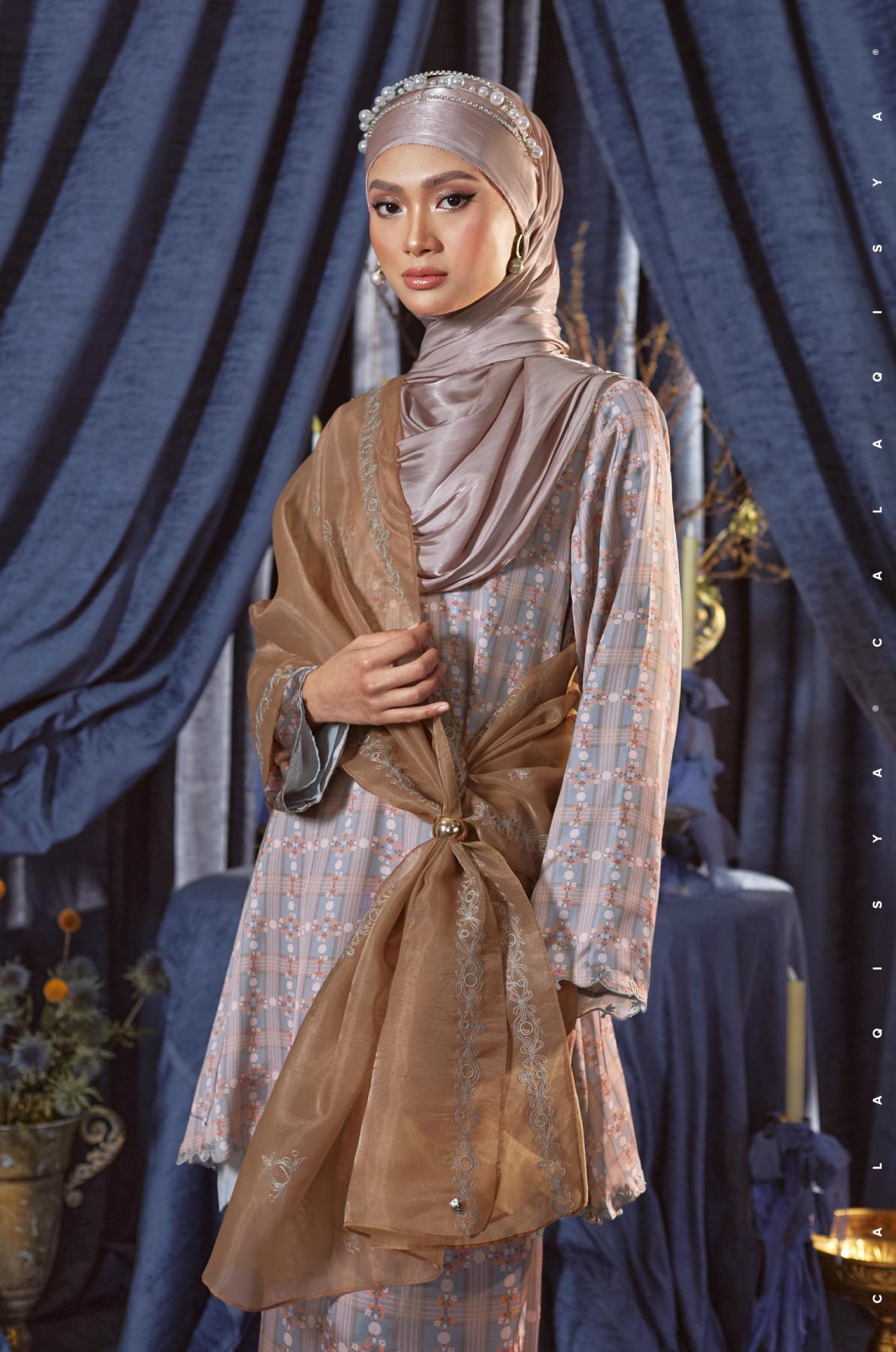 violet-shawl-in-brown-01-20240314135514