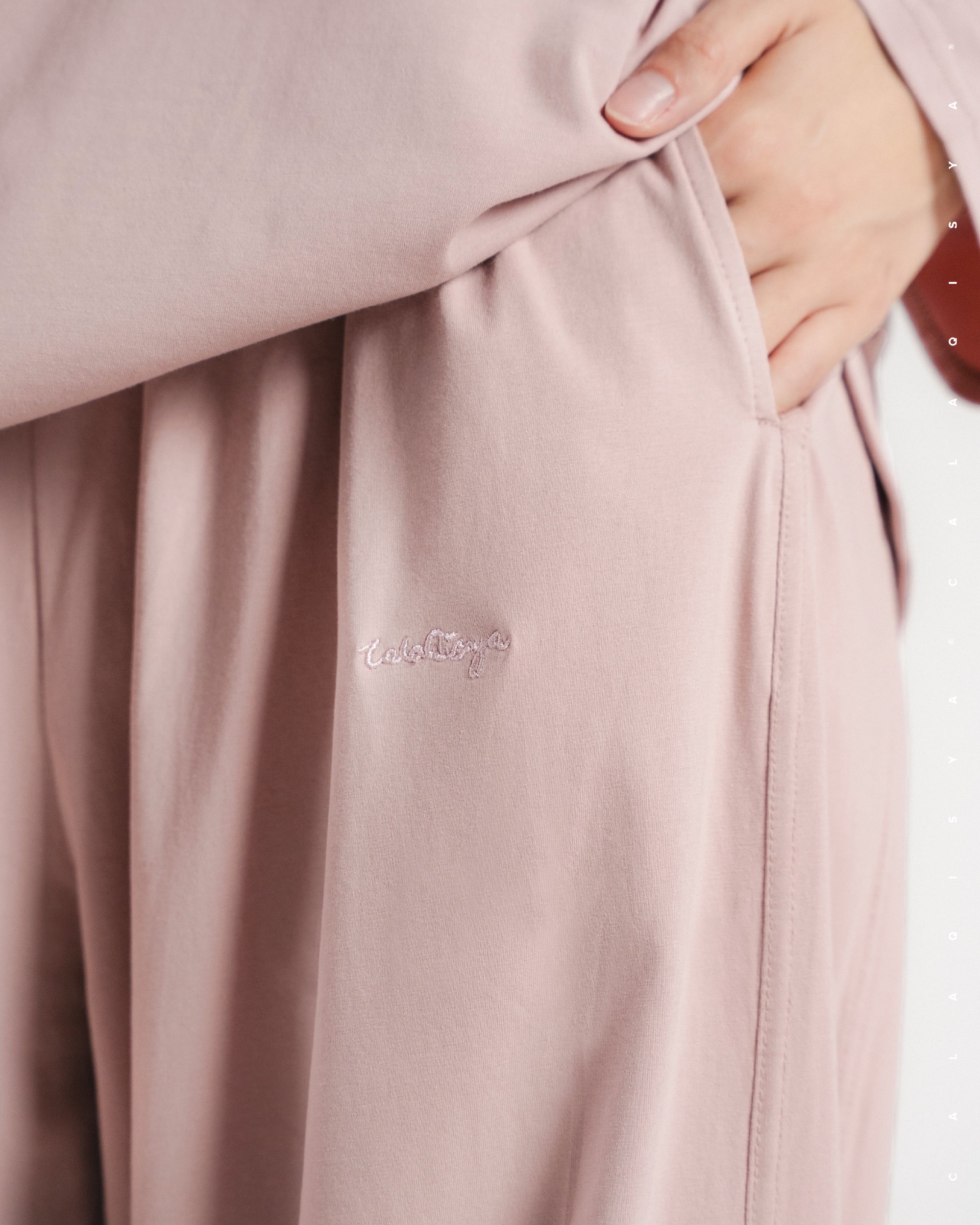 LIGHT COCOON PANTS IN VIOLET ICE