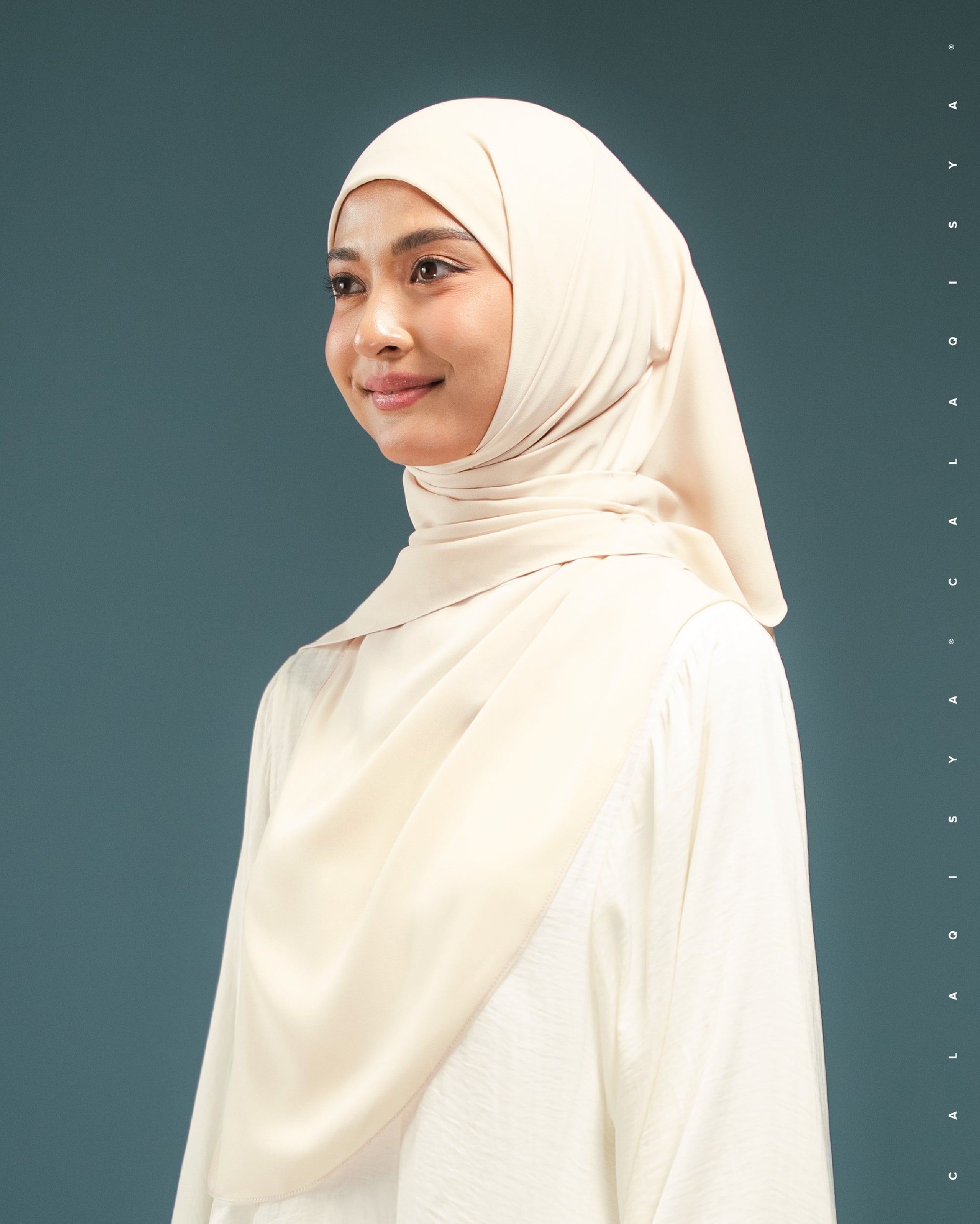 DANIAH TIE BACK UNDERCHIN IN WHISPER WHITE