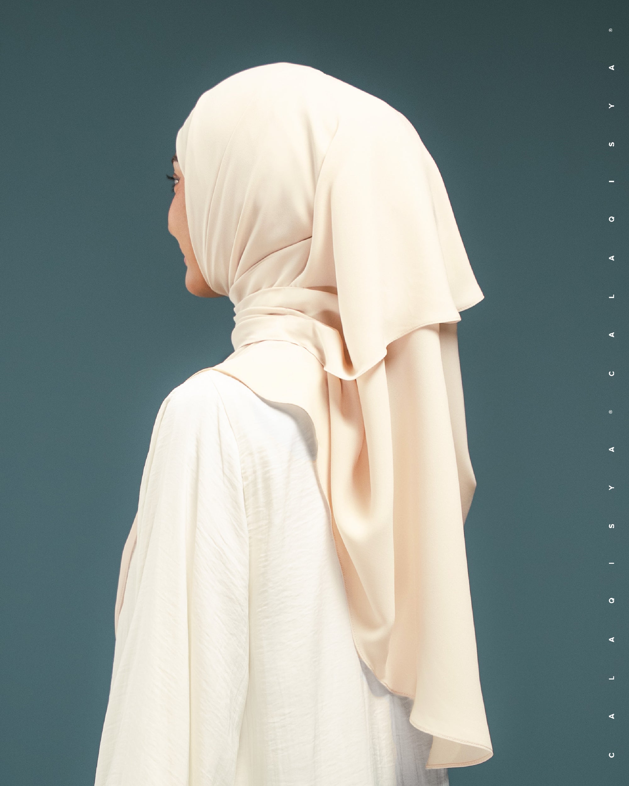DANIAH TIE BACK UNDERCHIN IN WHISPER WHITE